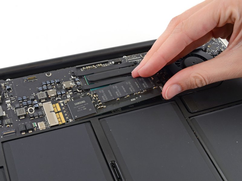 SSD csere – 240 GB