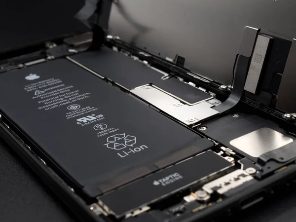iPhone akkumulátor csere